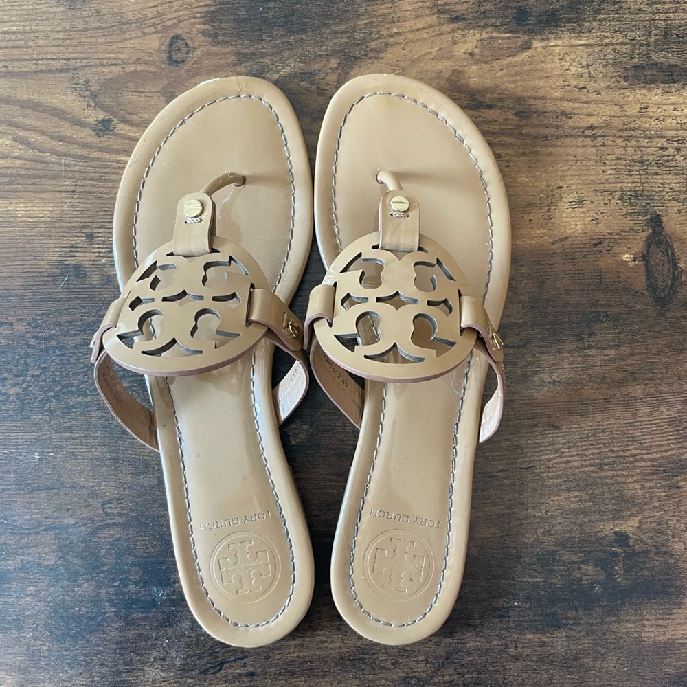 Tory Burch Miller Patent Sandals! Size 8. So cute and classic!